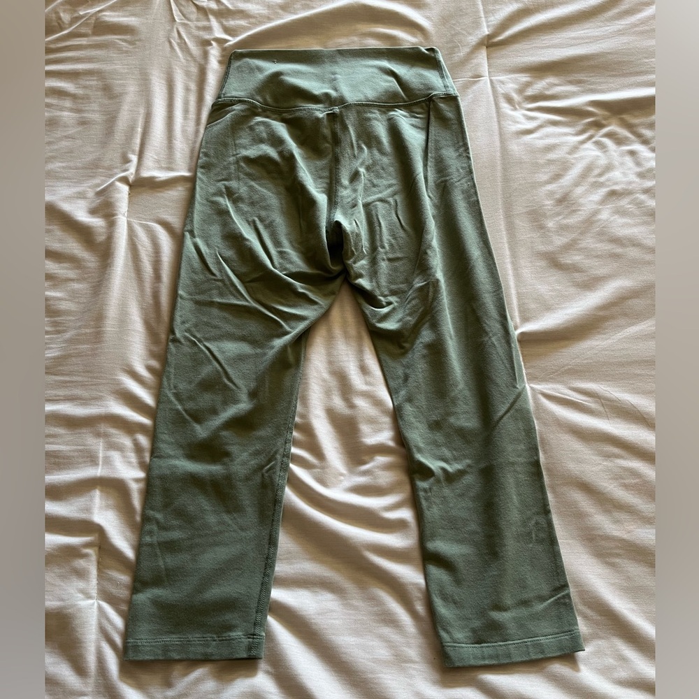 Green capri leggings - Picture 2 of 2